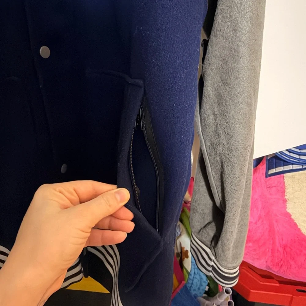 Burton - Analog Technical Fashion- Varsity Jacket - Picture 5 of 7
